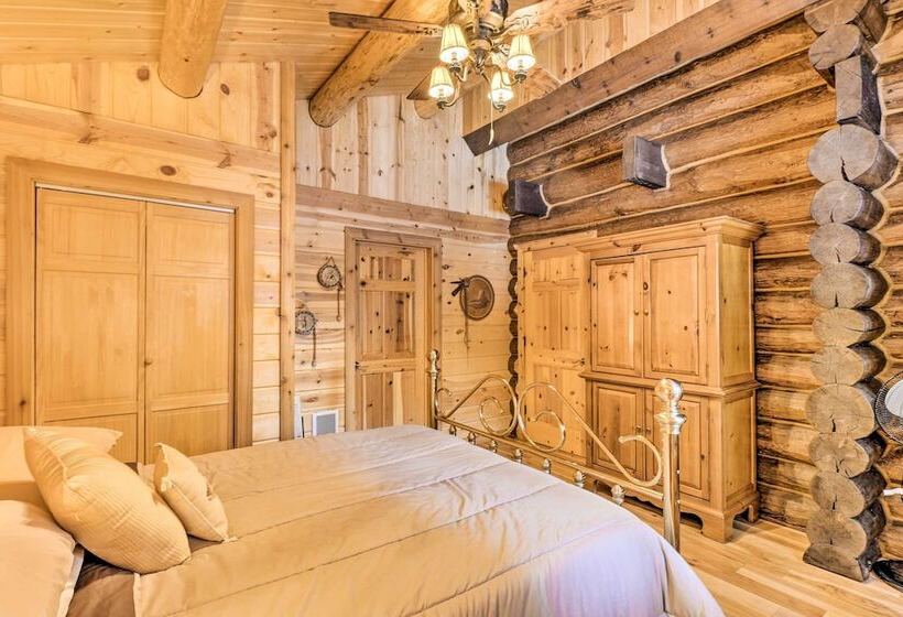 Cozy Glacier Park Log Cabin    Best In The West!