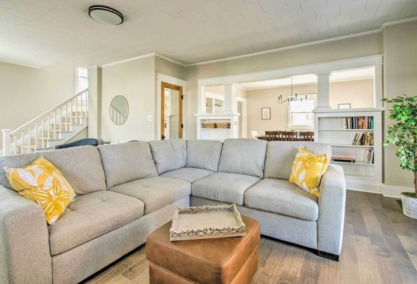 Cozy Illinois Home   Near Fishing & Golfing!