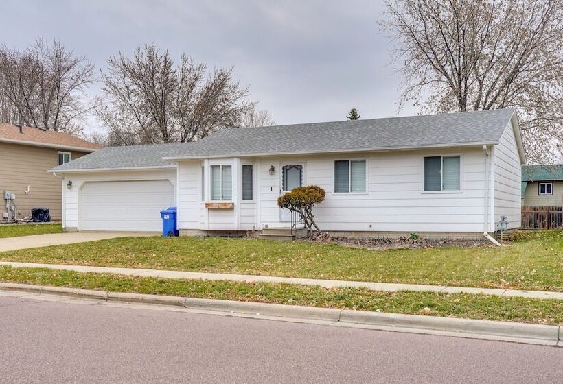 Cozy Sioux Falls Home   7 Mi To Downtown!