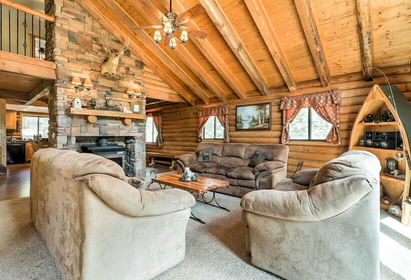 Cozy Utah Cabin W/ Deck & Fire Pit!