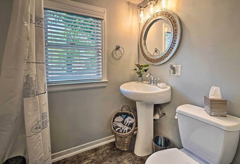 Cute Emporia House Mins To Downtown & Esu!