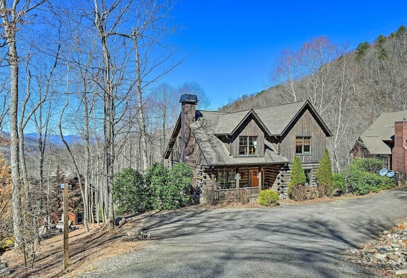 Hot Tub & Deck: Getaway Near Nantahala Gorge!