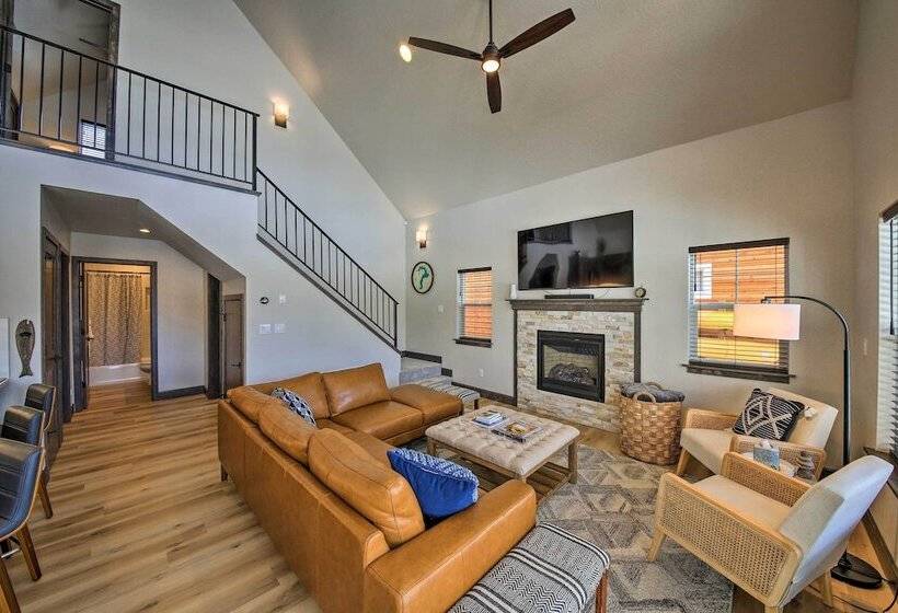 Dover Vacation Rental: Walk To Lake Pend!