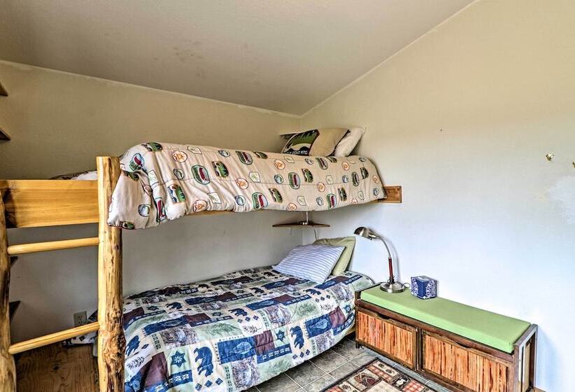 Duck Lake Cabin Rental Near Glacier National Park!