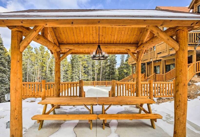Expansive Alma Cabin W/ Hot Tub & Mountain Views!