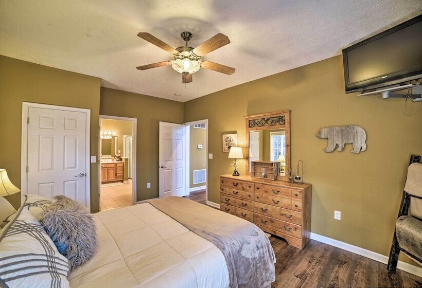 Family Friendly Massanutten Home W/ Slope Views!