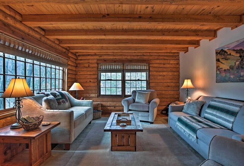 Family Friendly Massanutten Log Home W/ Views!