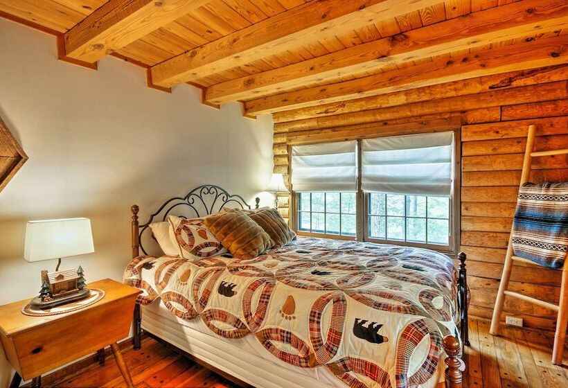 Family Friendly Massanutten Log Home W/ Views!