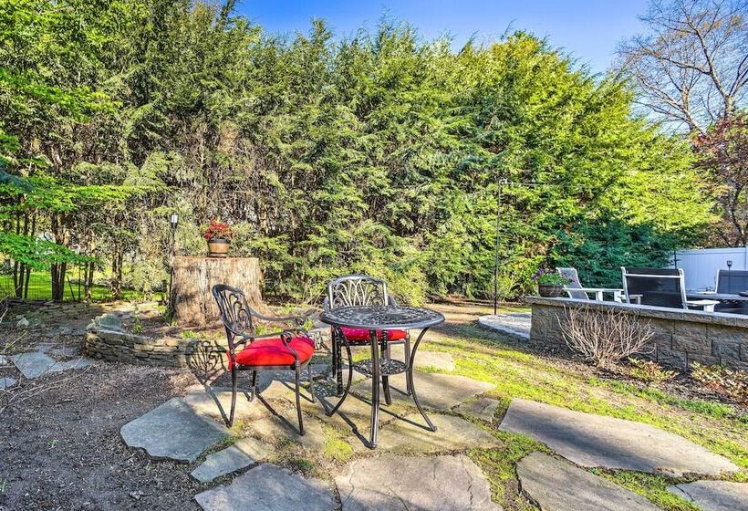 Family Friendly Retreat W/ Hot Tub: 1 Mi To Dtwn