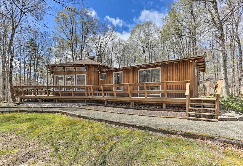 Walk To Big Bass Lake: Family Home W/ Deck!