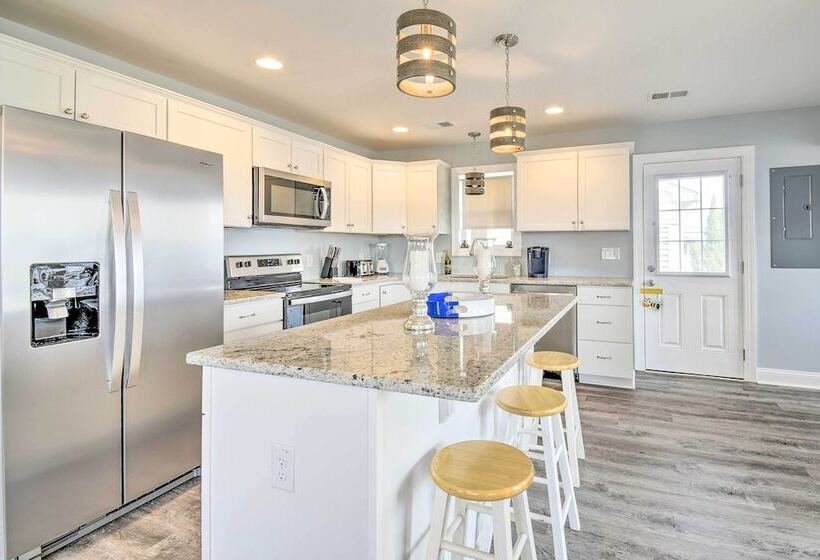 Freshly Remodeled Beach House, Steps To Shore