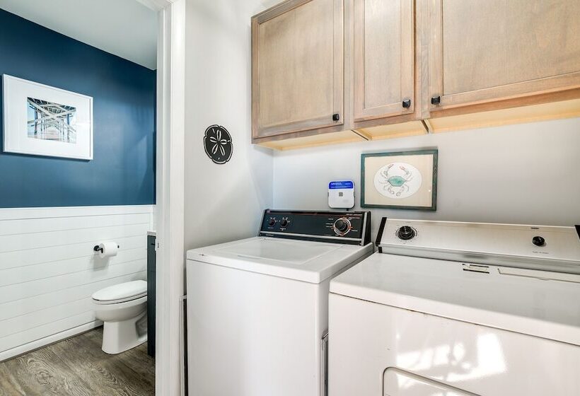 Gorgeous Oib Escape W/ Dock & Canal View!