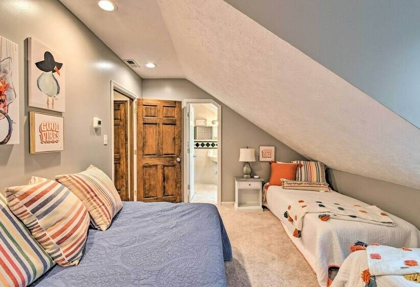 Lakefront Parkton Home: Pool & Fishing Dock!