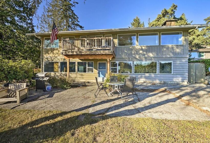 Lakefront Lynwood Home W/ Deck   19 Mi To Seattle!