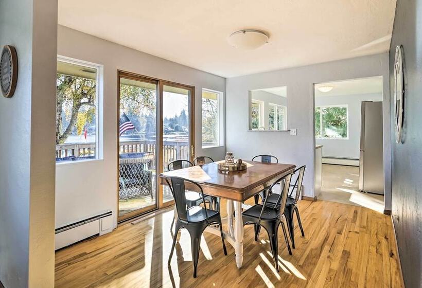 Lakefront Lynwood Home W/ Deck   19 Mi To Seattle!