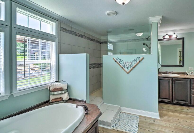 Lakeview Edgemont Escape W/ Fire Pit + Grill!