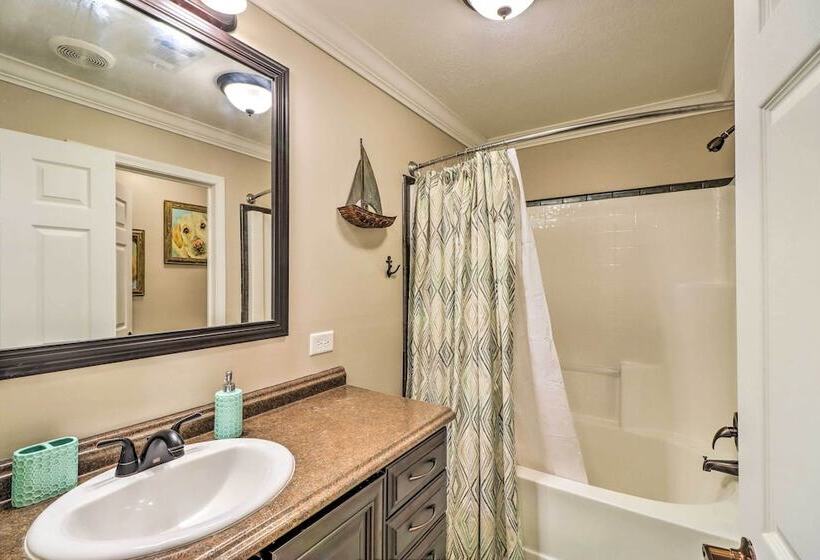 Lakeview Edgemont Escape W/ Fire Pit + Grill!