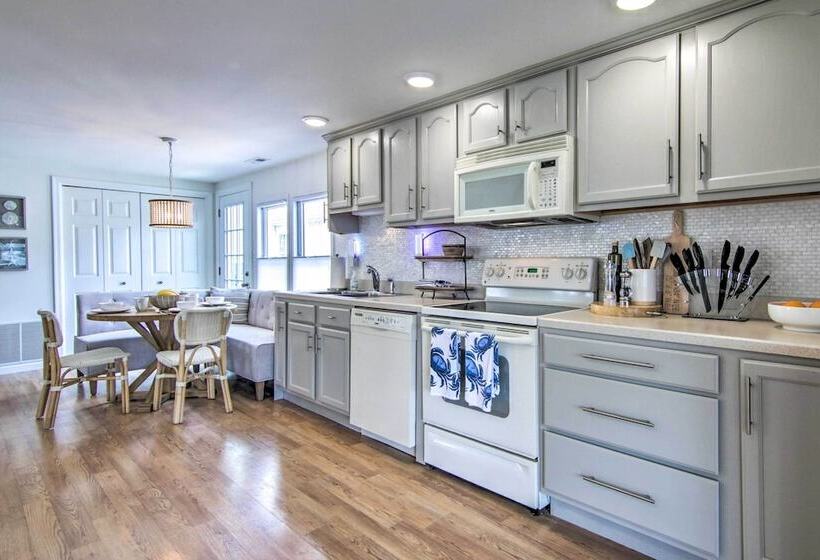 Lovely Fenwick Island Home W/ Fire Pit + Bay Views