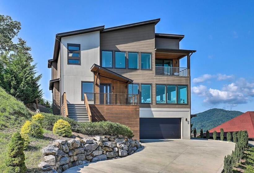 Luxe Asheville Home W/ Stunning Mountain Views!