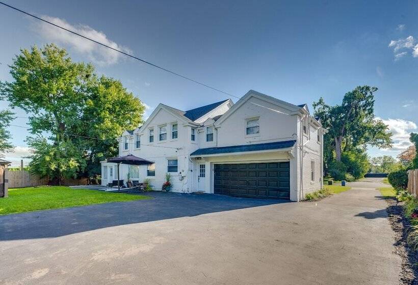 Luxurious Detroit Home   Walk To Golf & Park!