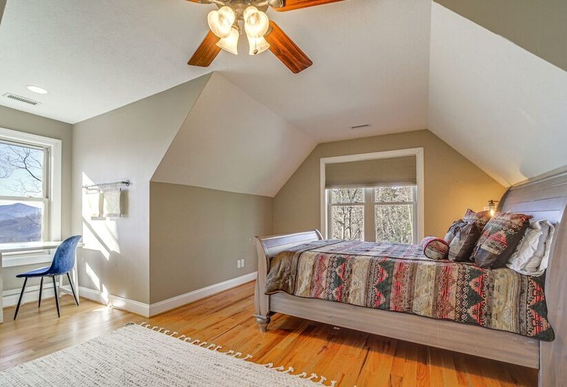 Luxurious Waynesville Family Home W/ Gorgeous View