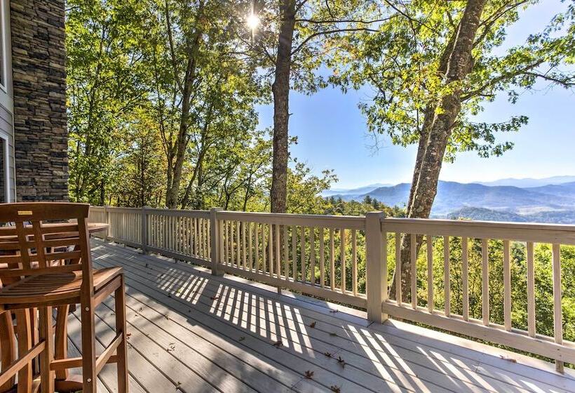 Luxurious Waynesville Family Home W/ Gorgeous View