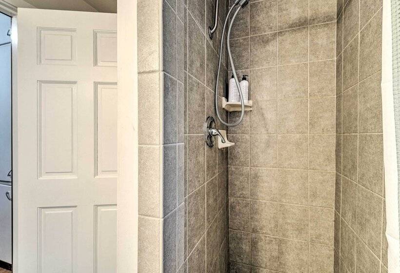 Mckees Beach House W/ Ocean Views, Hot Tub!