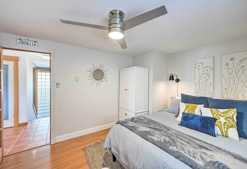 Mckees Beach House W/ Ocean Views, Hot Tub!