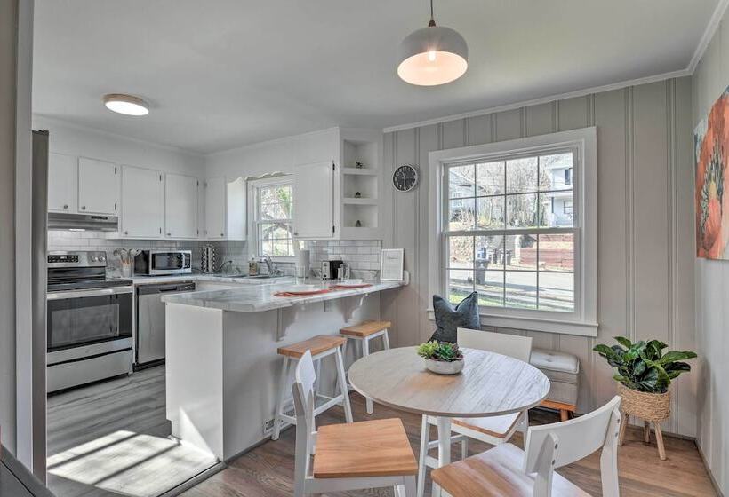 Mid Century Modern Cottage In Ardmore Area!