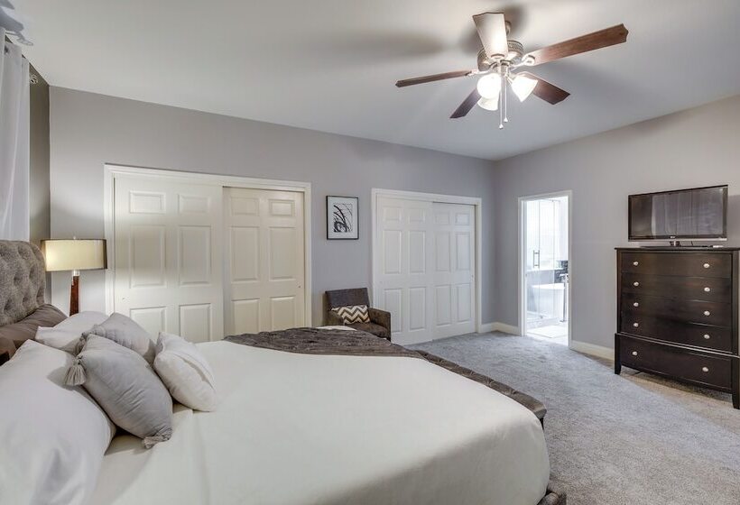 Mesquite Escape W/ Fireplace & Private Patio!