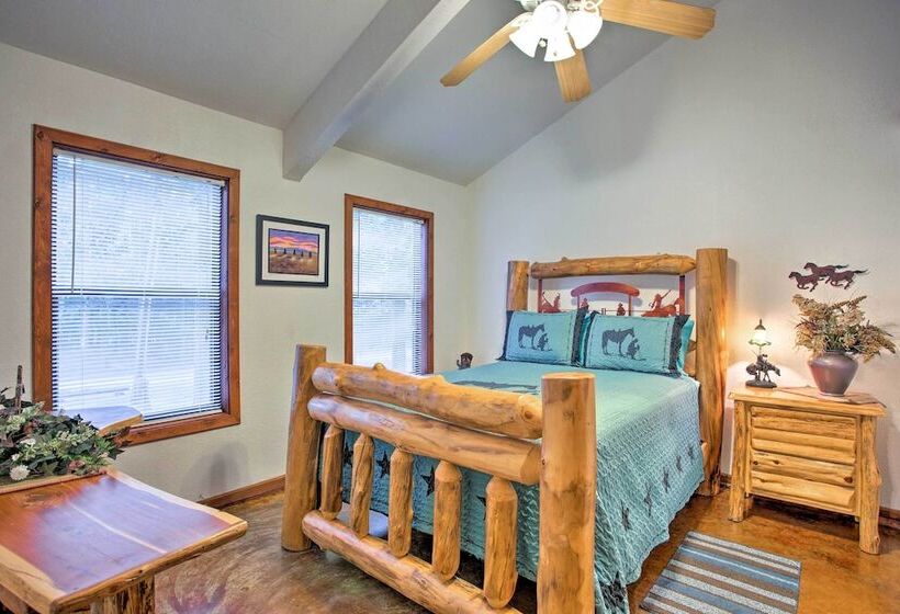 Broken Bow Cabin W/ Hot Tub: 3 Mi To Lake/overlook