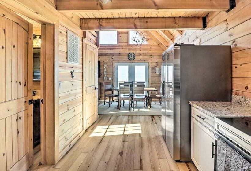 Peaceful Free Union Cabin W/ Deck & Mtn Views