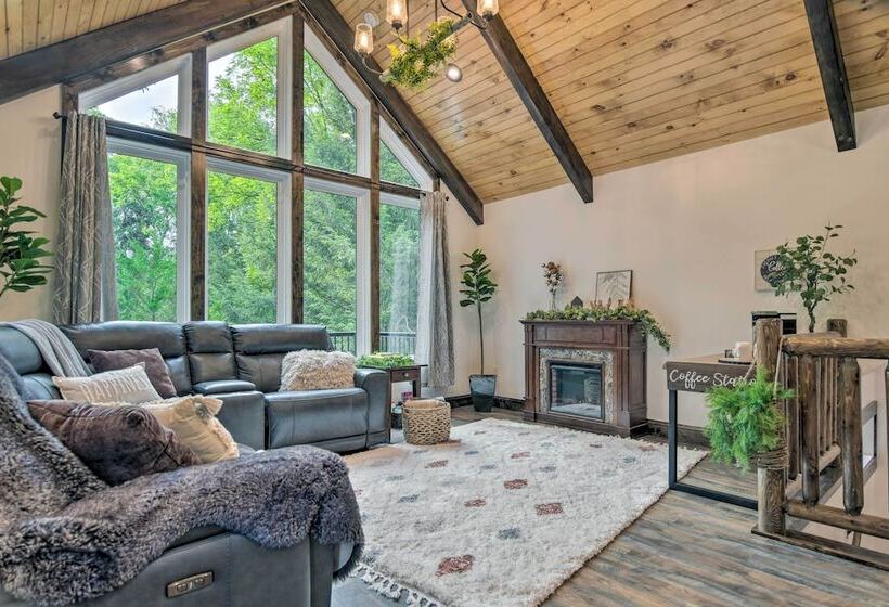 Pet Friendly Delta Cabin W/ Private Hot Tub!