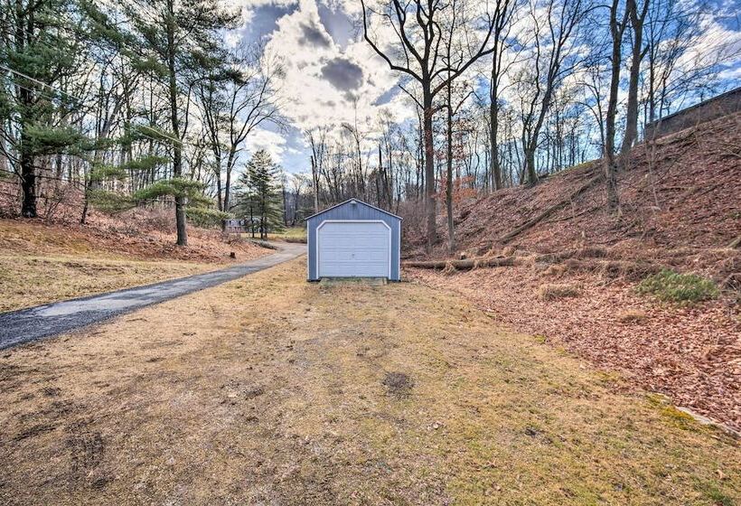 Pet Friendly Mohnton House Near Golf Course!