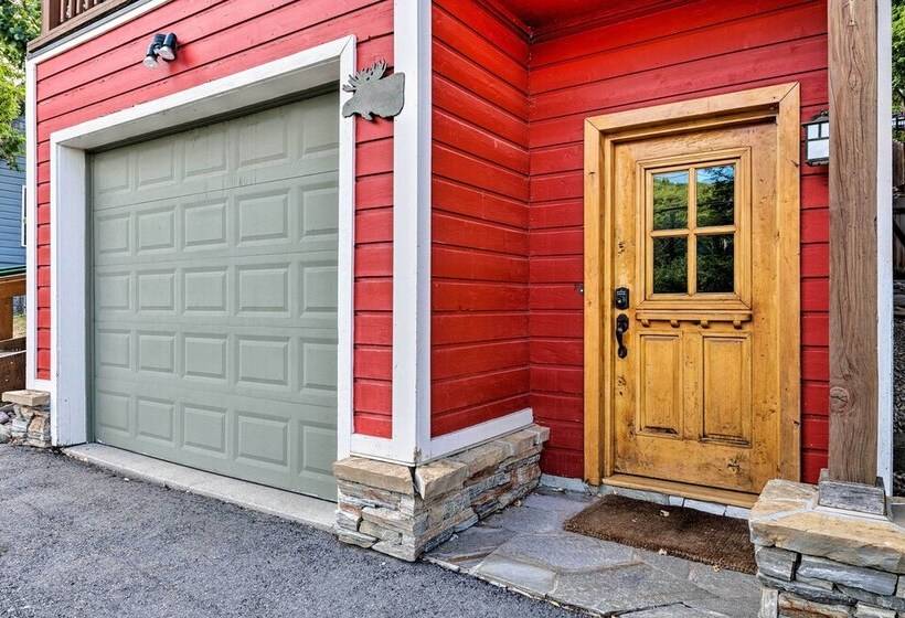 Quiet Park City Home W/ Hot Tub   Walk To Main St!