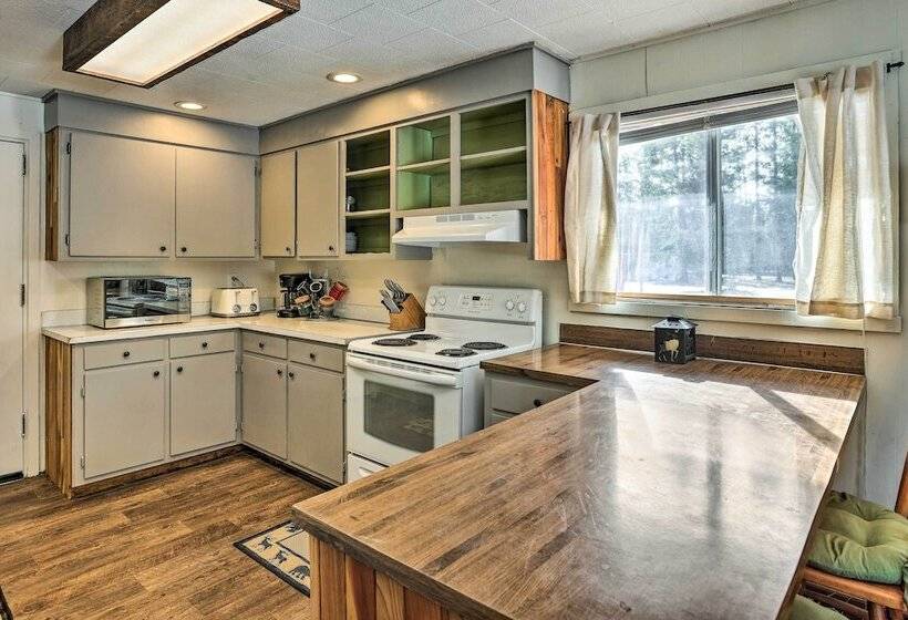 Private La Pine Cabin Rental: 30 Mi To Bend!