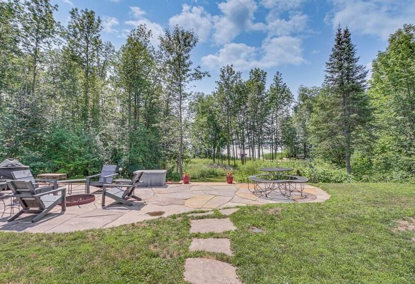 Quiet Lakefront Grand Rapids Cabin On 5 Acres