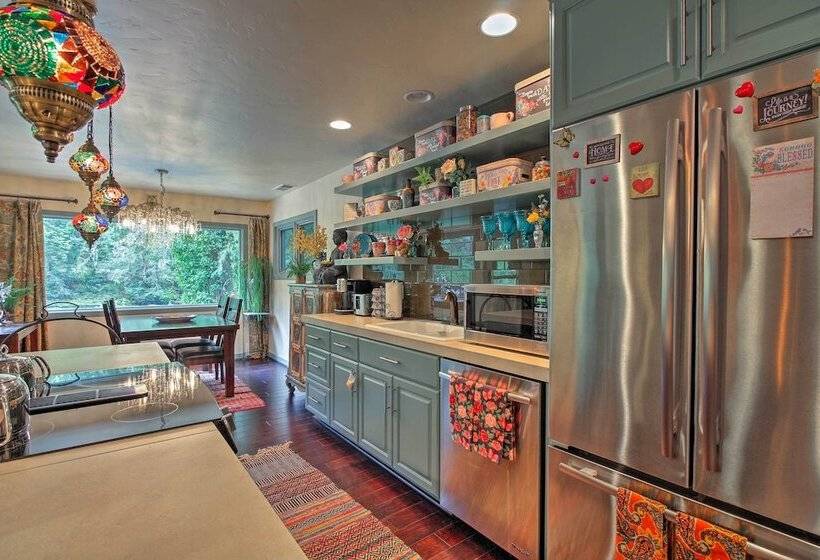 Quiet & Romantic Riverfront Mckenzie Bridge Cabin!