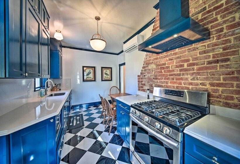 Radiant Gloucester House W/ Private Porch!