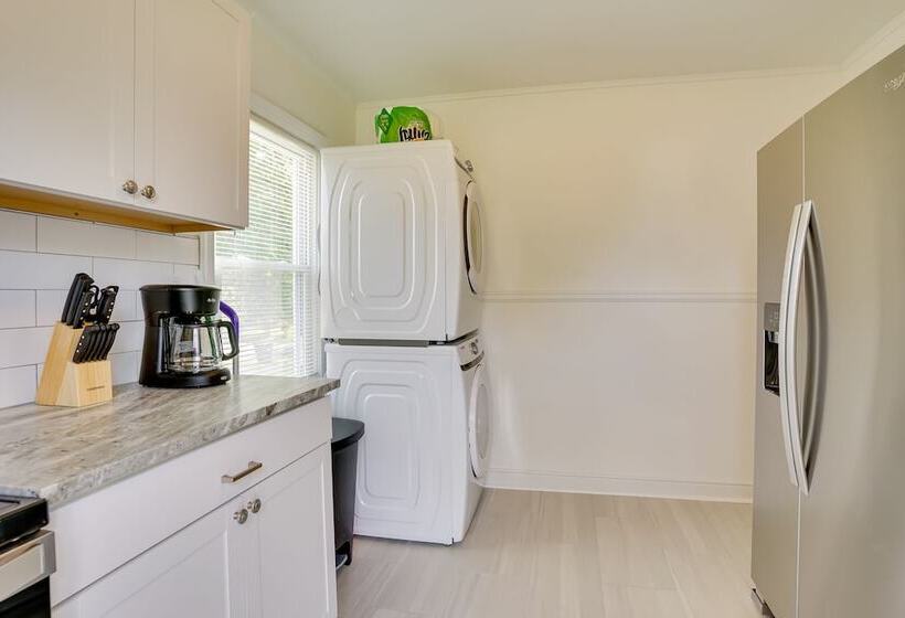 Richmond Vacation Home: 4 Mi To Downtown!