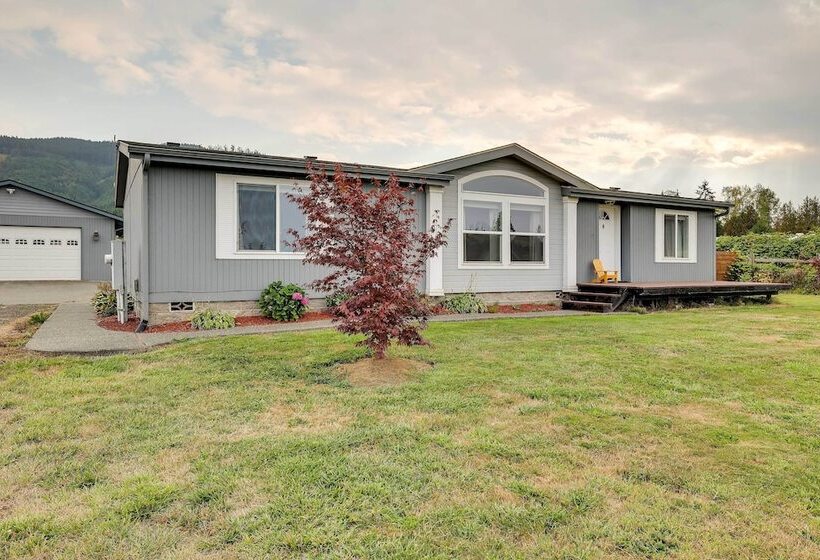 Serene Sequim Retreat W/ Deck: Pets Welcome!