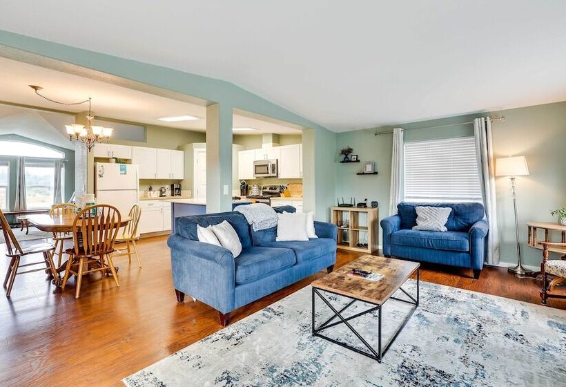 Serene Sequim Retreat W/ Deck: Pets Welcome!