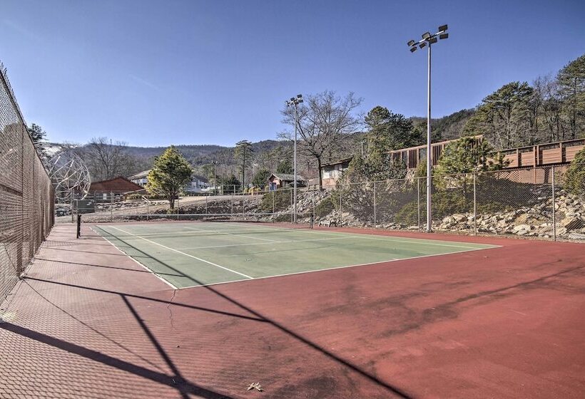 Spacious Family Home W/ Deck At Massanutten Resort