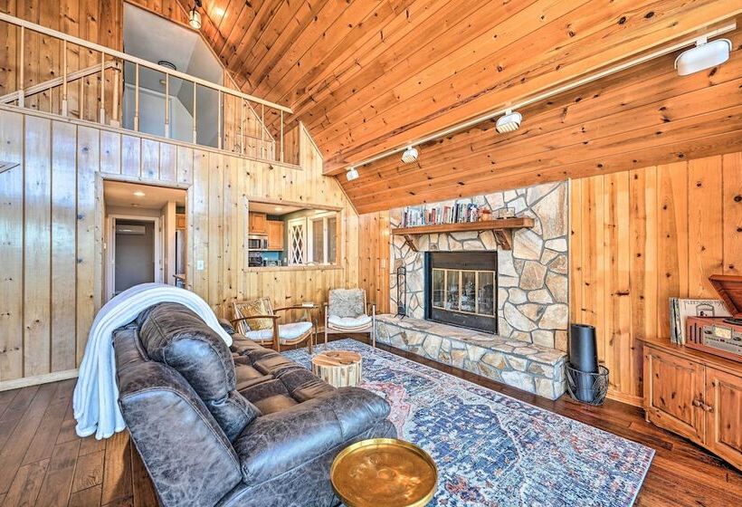 Spacious Franklin Cabin W/ Mountain Views!