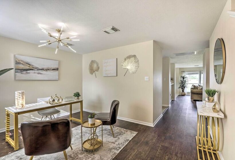 Spacious Houston Home ~ 22 Mi To Downtown!