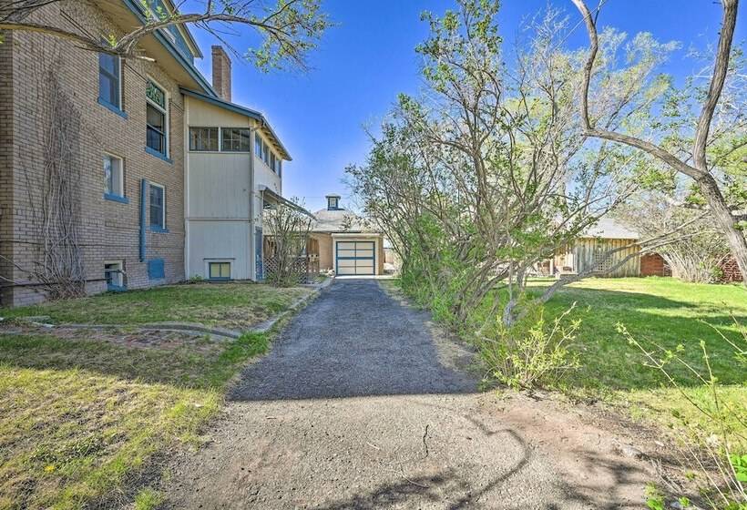 Spacious  Old Saguache Manor    Built In 1914