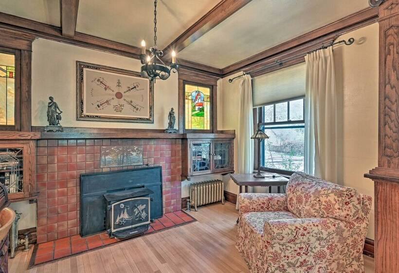 Spacious  Old Saguache Manor    Built In 1914