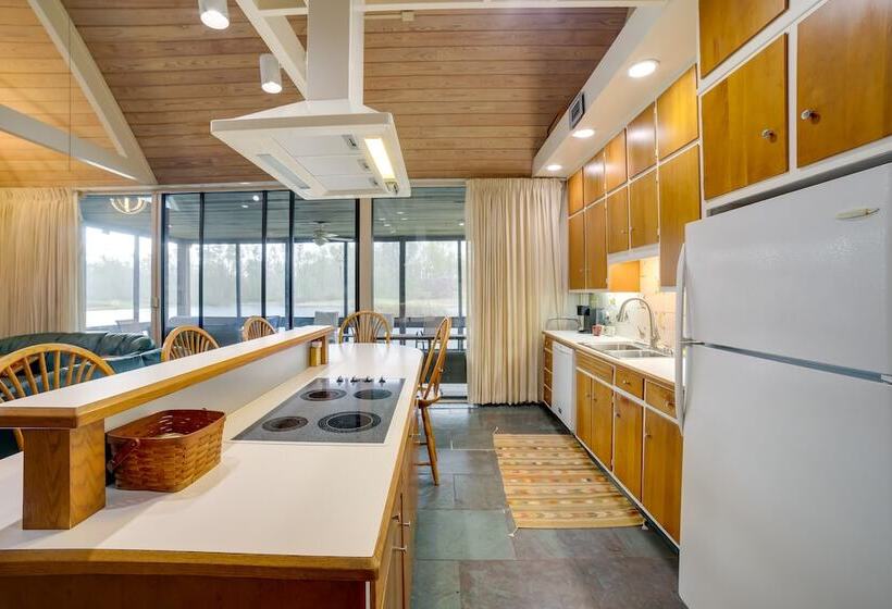 Spacious Plymouth Hideaway On Acreage W/ Lake!