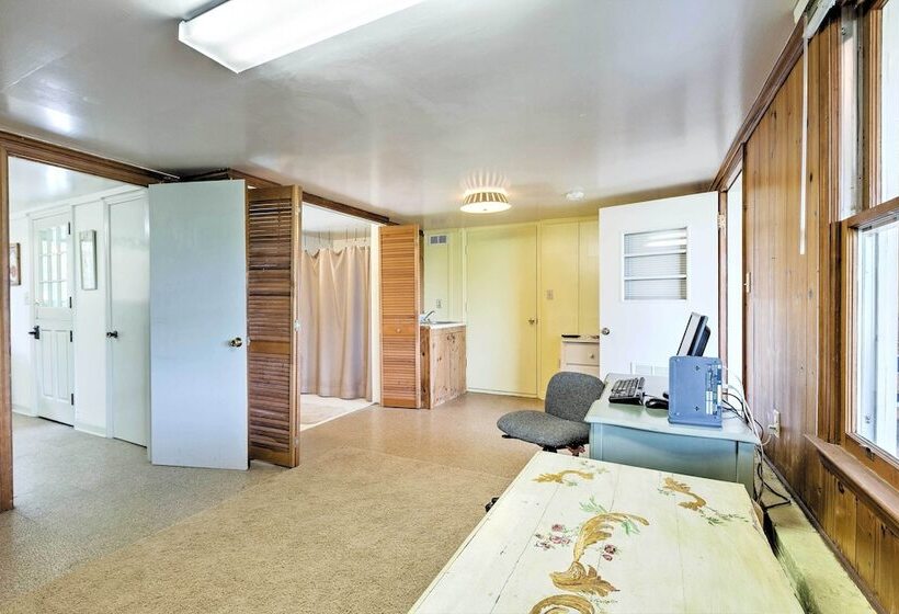 Stair Free Lexington Home W/ Blue Ridge Mtn Views!