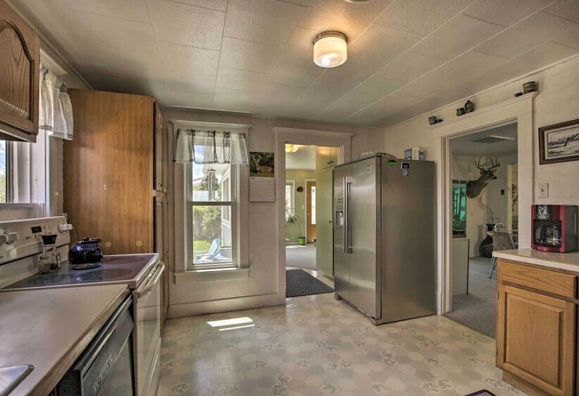 Walkable Ten Sleep House W/ Patio & Sunroom!
